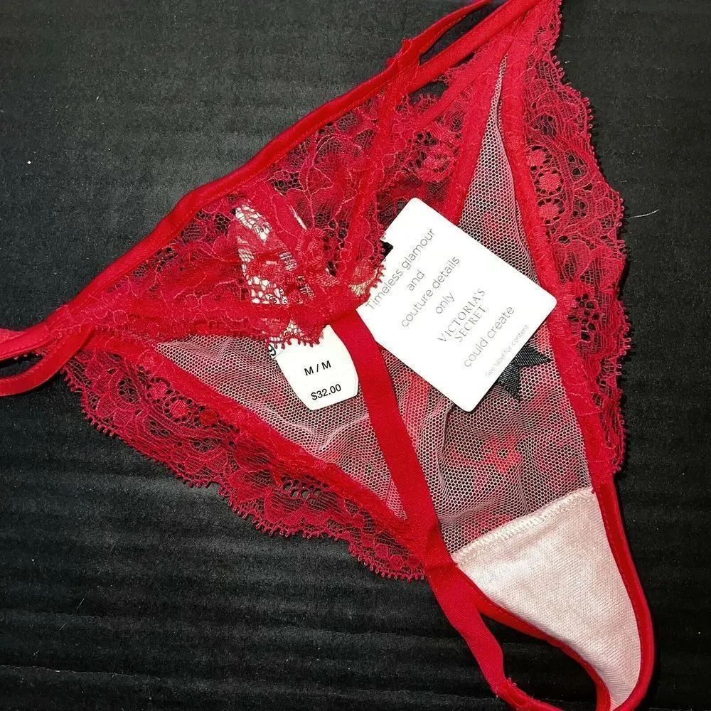 NWT Victoria's Secret DESIGNER COLLECTION LUXE M thong strappy RED lace white